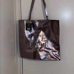 Sliver tote